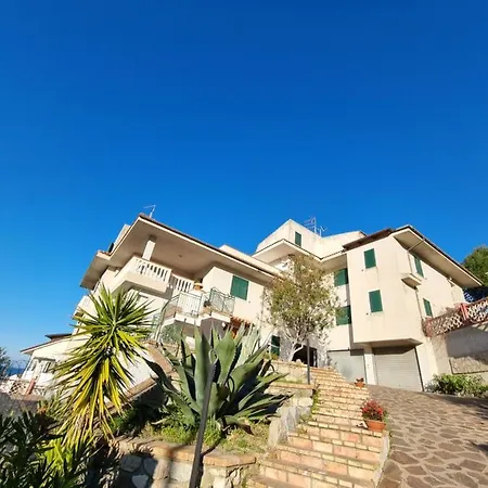 Apartamento I Giardini Del Castello 5